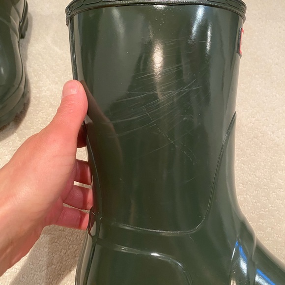 Hunter women’s original short gloss rain boots in dark olive, size 7 - Picture 8 of 11
